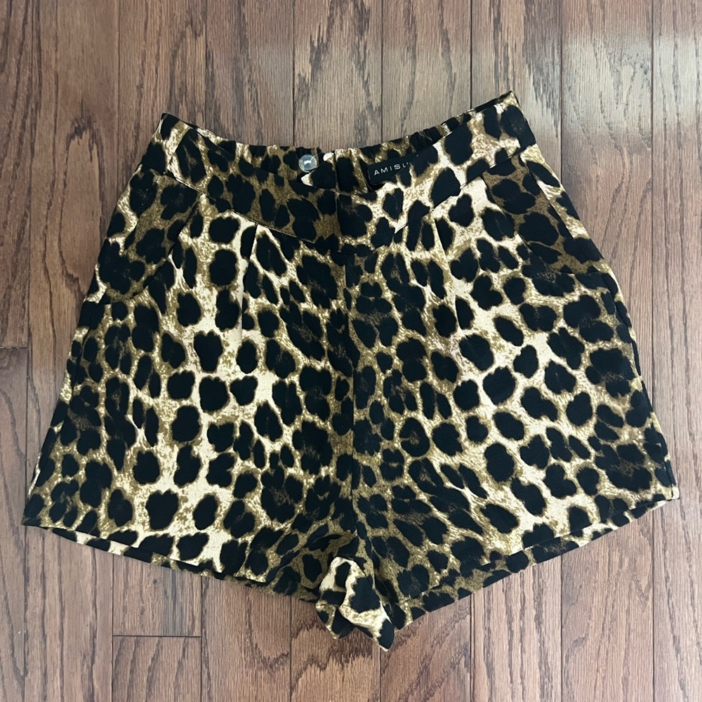 Amisu High Waist Black and Tan Leopard Print Shorts